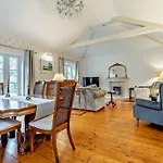 4 Bed In Torquay 94002