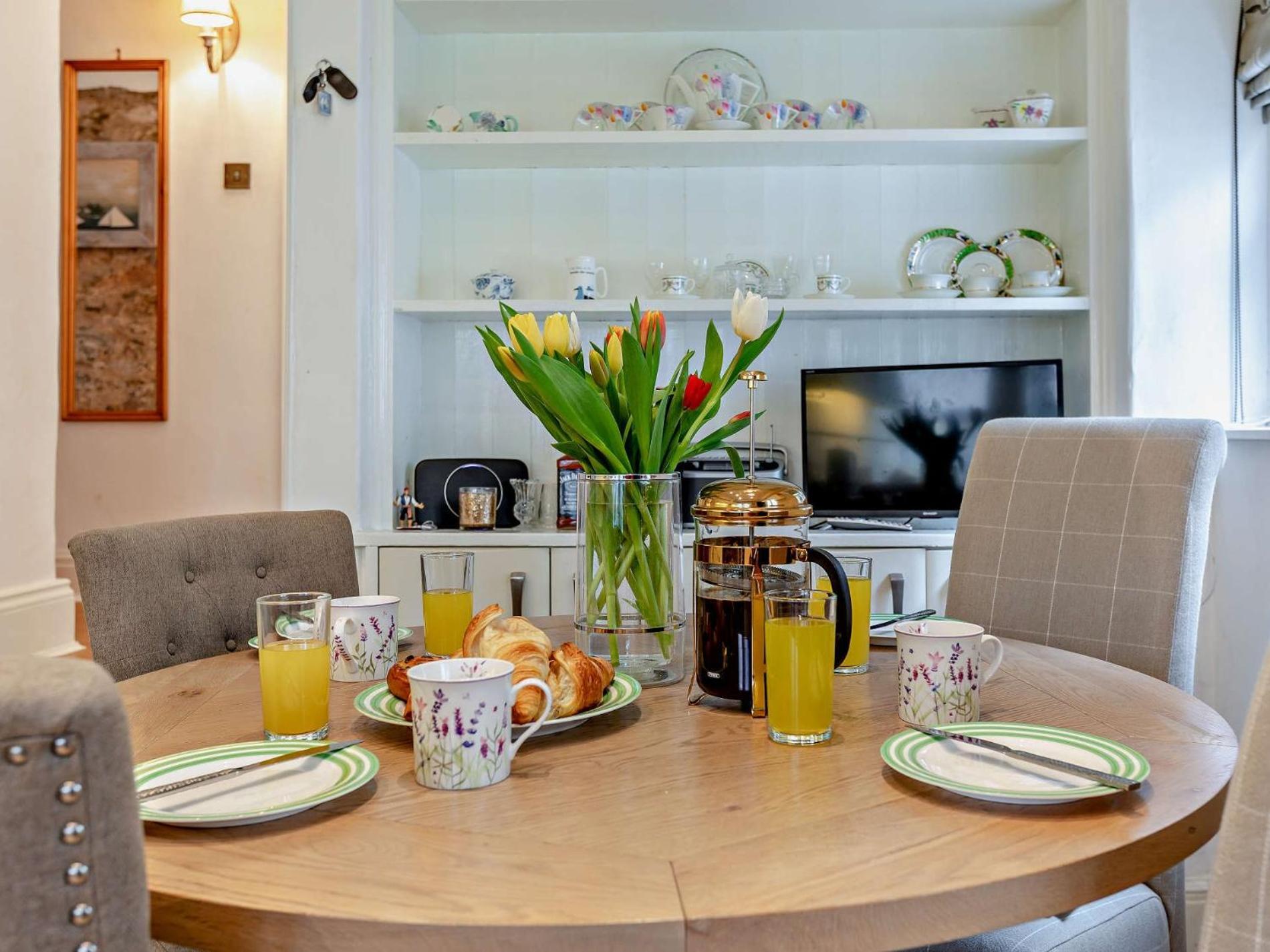 4 Bed In 94002 Holiday home Torquay